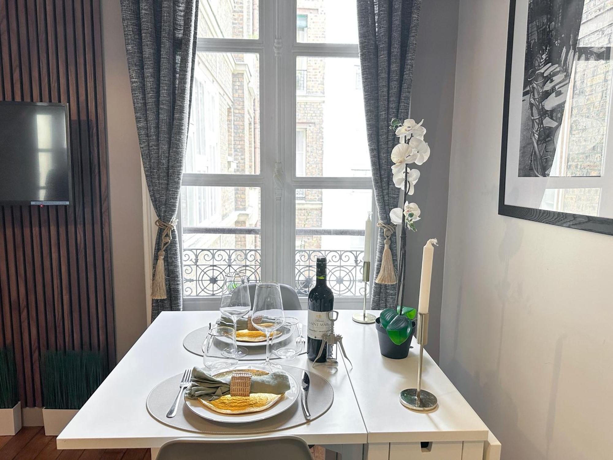 Unique Flat Near Louvre & Palais Royal Apartment Париж Екстериор снимка